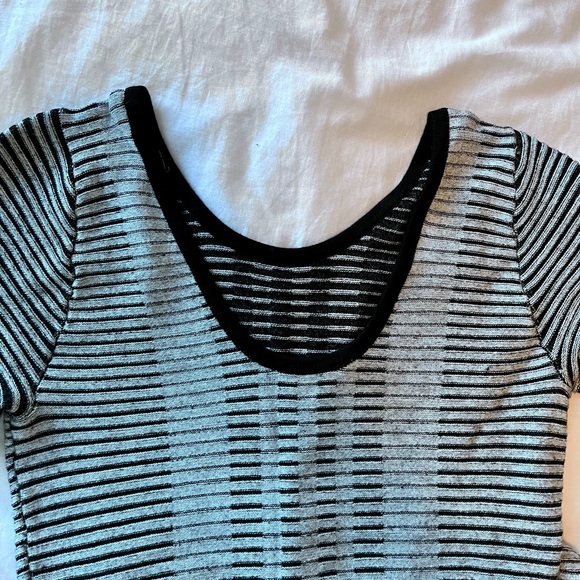 GUESS stripe mid length dress - Picture 2 of 5